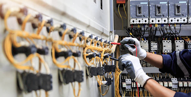 Professional Electrician technician working in Glen Cove, NY